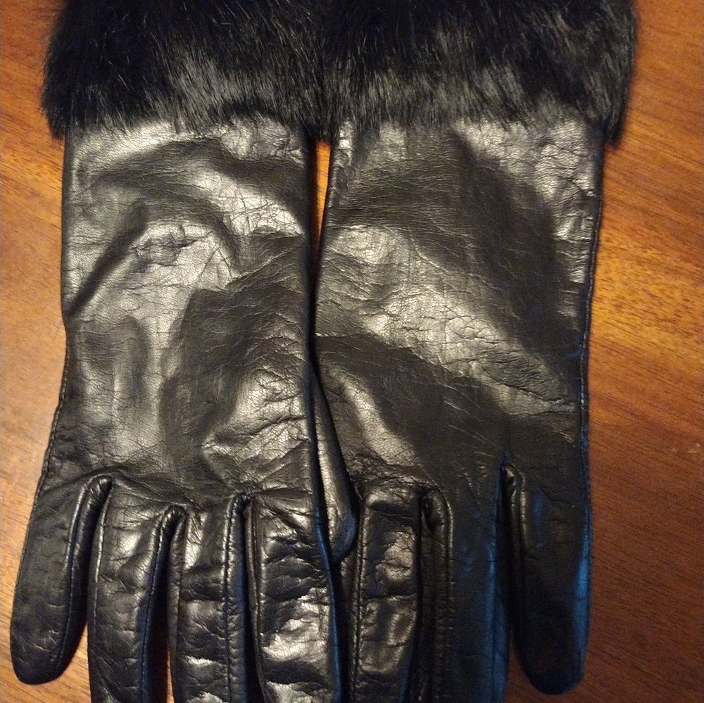 Vintage women's leather gloves
